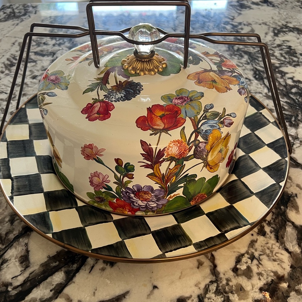 MAKENZIE-CHILDS WHITE FLOWER MARKET CAKE CARRIER